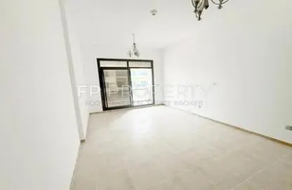 شقة - 1 حمام للايجار في برج حمزة - مدينة دبي الرياضية - دبي