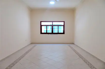 شقة - غرفة نوم - 2 حمامات للايجار في عود ميثاء - بر دبي - دبي