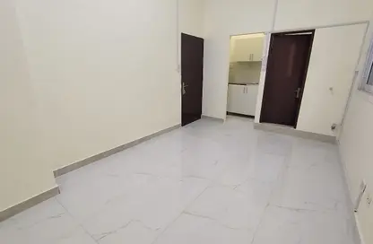 Apartment - Studio - 1 Bathroom for rent in Baniyas East - Baniyas - Abu Dhabi