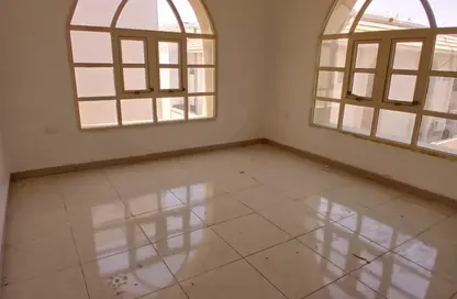 شقة - 3 غرف نوم - 2 حمامات للايجار في الجيمي - العين