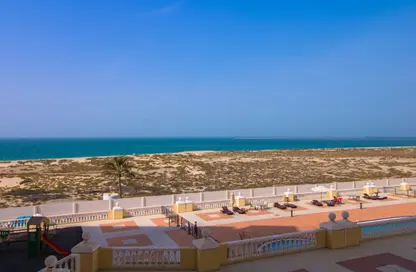 شقة - غرفة نوم - 1 حمام للايجار في رويال بريز - رويال بريز - قرية الحمرا - رأس الخيمة