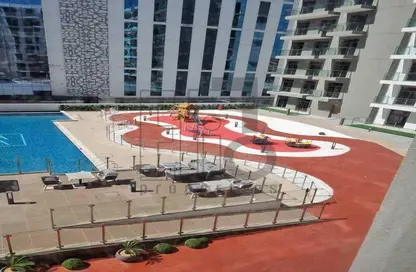 صورة لـ حوض سباحة شقة - غرفة نوم - 2 حمامات للايجار في لايا هايتس - ستوديو سيتي - دبي ، صورة رقم 1