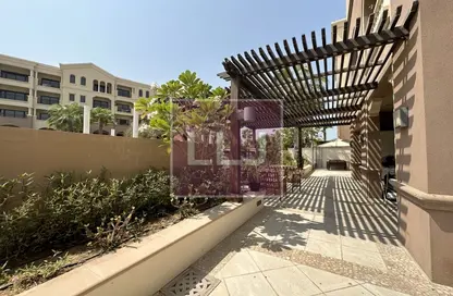 Terrace image for: Apartment - 3 Bedrooms - 5 Bathrooms for sale in Saadiyat Beach Residences - Saadiyat Beach - Saadiyat Island - Abu Dhabi, Image 1