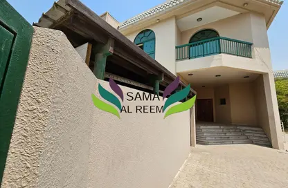 Villa - Studio - 4 Bathrooms for rent in Al Manara - Dubai