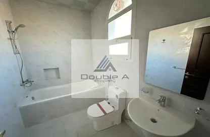 Bathroom image for: Villa - 5 Bedrooms - 5 Bathrooms for rent in Madinat Al Riyad - Abu Dhabi, Image 1
