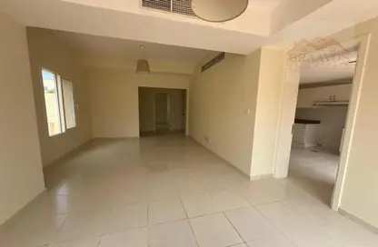 فيلا - 3 غرف نوم - 2 حمامات للايجار في الينابيع 11 - الينابيع - دبي
