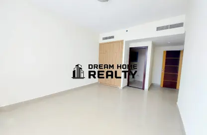 Apartment - 2 Bedrooms - 2 Bathrooms for rent in Al Thani Building - Al Khan - Sharjah