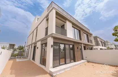 Villa - 4 Bedrooms - 5 Bathrooms for rent in Aura - Tilal Al Ghaf - Dubai