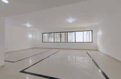 شقة - 4 غرف نوم - 4 حمامات للايجار في برج جالاكسي - شارع خليفة - أبوظبي