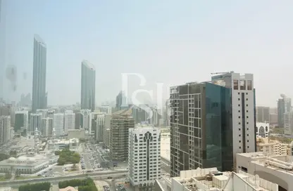 شقة - 4 غرف نوم - 5 حمامات للايجار في برج بينونة 1 - شارع الكورنيش - أبوظبي