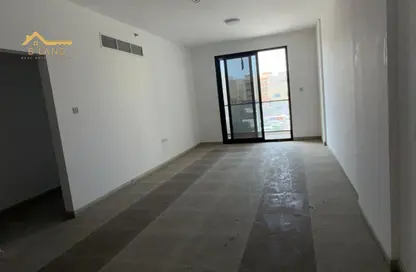 شقة - 2 غرف نوم - 3 حمامات للايجار في مجمع مويلح - تجارية مويلح - الشارقة