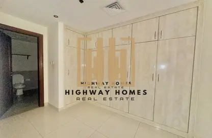 Apartment - 3 Bedrooms - 4 Bathrooms for rent in Al Mamzar Tower - Al Mamzar - Sharjah - Sharjah