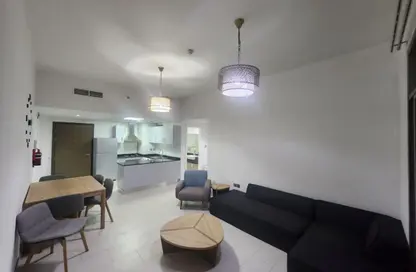 شقة - غرفة نوم - 2 حمامات للايجار في العزيزي روي المتوسطي - الفرجان - دبي