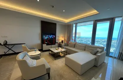 صورة لـ غرفة المعيشة شقة - 2 غرف نوم - 3 حمامات للايجار في 1 فندق العنوان-سكاي فيو - أبراج العنوان سكاي فيو - دبي وسط المدينة - دبي ، صورة رقم 1