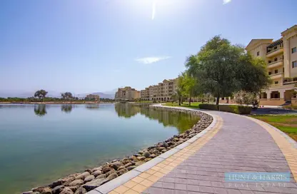 شقة - غرفة نوم - 2 حمامات للبيع في بناية 11 - قرية الياسمين - رأس الخيمة