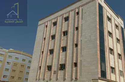عمارة بالكامل - 8 غرف نوم - 8 حمامات للبيع في القليعة - الشرق - الشارقة