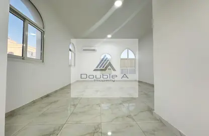 شقة - غرفة نوم - 2 حمامات للايجار في مدينة الرياض - أبوظبي
