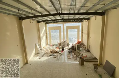 صالة عرض - استوديو - 3 حمامات للايجار في شمال جلفار - رأس الخيمة