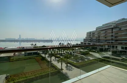 Outdoor Building image for: Apartment - 3 Bedrooms - 3 Bathrooms for rent in The 8 - The Crescent - Palm Jumeirah - Dubai, Image 1