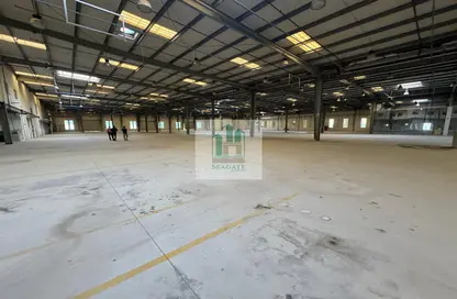 Warehouse - Studio - 2 Bathrooms for rent in Jebel Ali Freezone - Jebel Ali - Dubai
