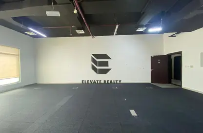 متجر - استوديو للايجار في مكاتب و محلات ارجمند - مجمع دبي للإستثمار - دبي