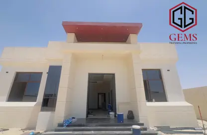 Villa - 3 Bedrooms - 4 Bathrooms for rent in Wadi Alshabak - Dubai