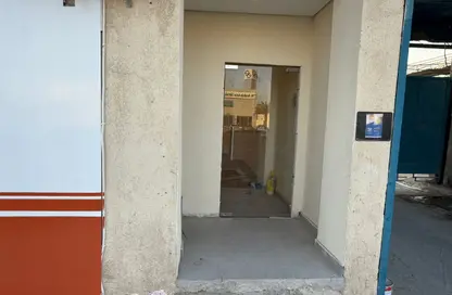 Shop - Studio for rent in Mussafah - Abu Dhabi
