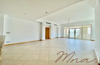 Apartment - 3 Bedrooms - 4 Bathrooms for rent in Al Msalli - Shoreline Apartments - Palm Jumeirah - Dubai