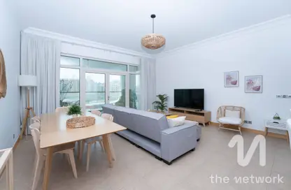 Apartment - 2 Bedrooms - 4 Bathrooms for rent in Al Tamr - Shoreline Apartments - Palm Jumeirah - Dubai