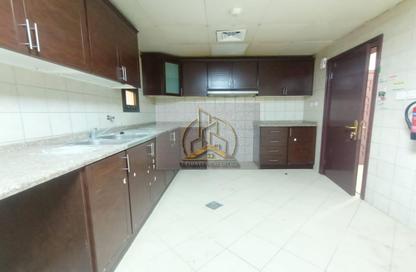 شقة - 4 غرف نوم - 3 حمامات للايجار في شارع حمدان - أبوظبي