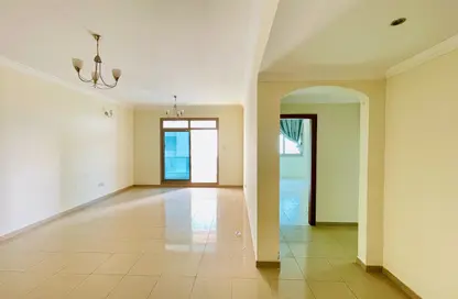 Apartment - 2 Bedrooms - 3 Bathrooms for rent in Al Raffa - Bur Dubai - Dubai