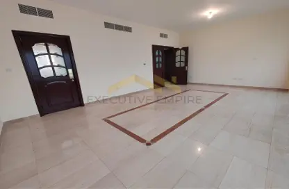 Empty Room image for: Apartment - 3 Bedrooms - 4 Bathrooms for rent in Khalidiya Twin Towers - Al Khalidiya - Abu Dhabi, Image 1