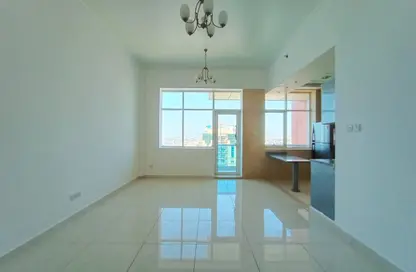 Apartment - 1 Bedroom - 2 Bathrooms for rent in Metro Building - Al Barsha 1 - Al Barsha - Dubai