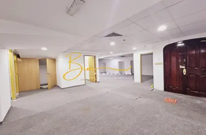 Office Space - Studio - 2 Bathrooms for rent in Emerald Tower - Khalifa Street - Abu Dhabi