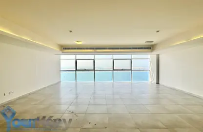 Penthouse - 3 Bedrooms - 4 Bathrooms for rent in Al Falah Tower - Corniche Road - Abu Dhabi