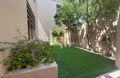 فيلا - 5 غرف نوم - 8 حمامات للبيع في النرجس - حدائق الجولف في الراحة - أبوظبي