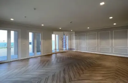 Villa - 5 Bedrooms - 5 Bathrooms for sale in Sur La Mer - La Mer - Jumeirah - Dubai