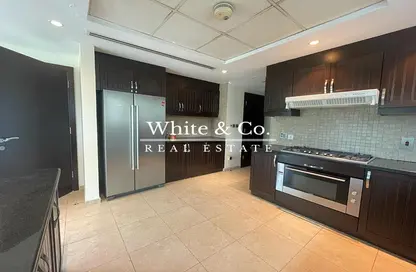 صورة لـ مطبخ فيلا - 3 غرف نوم - 4 حمامات للايجار في ريجينال - جميرا بارك - دبي ، صورة رقم 1