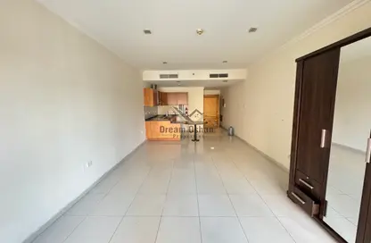 Apartment - Studio - 1 Bathroom for rent in Silicon Gates 1 - Silicon Gates - Dubai Silicon Oasis - Dubai