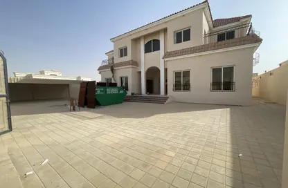 Villa - 5 Bedrooms - 7 Bathrooms for rent in Madinat Al Riyad - Abu Dhabi