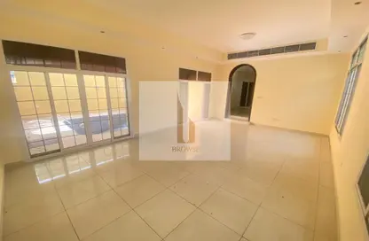 Villa - 5 Bedrooms - 5 Bathrooms for rent in Al Jafiliya Villas - Al Jafiliya - Dubai