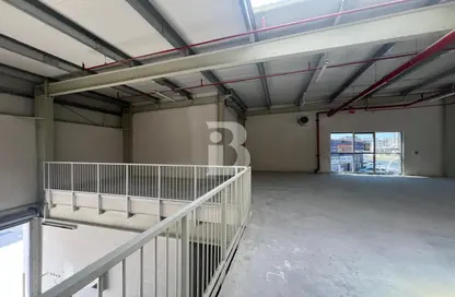 Warehouse - Studio for rent in Umm Ramool - Dubai