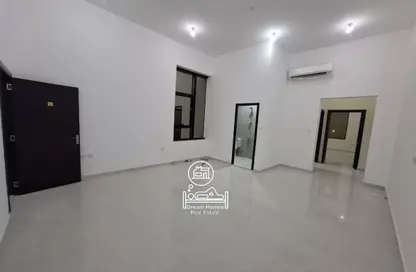 شقة - 2 غرف نوم - 3 حمامات للايجار في مدينة زايد (مدينة خليفة ج) - مدينة خليفة - أبوظبي