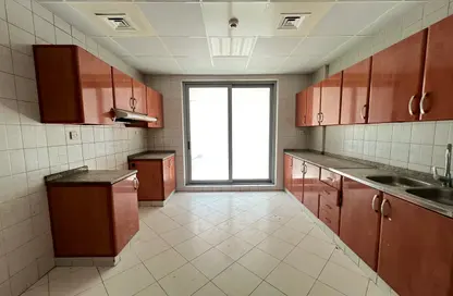 Apartment - 2 Bedrooms - 3 Bathrooms for rent in Al Wahda Building - Al Majaz 2 - Al Majaz - Sharjah