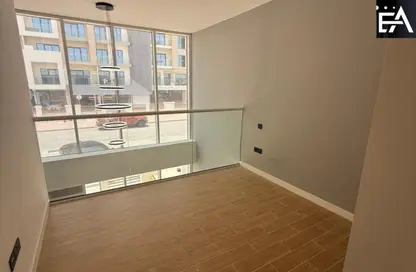 تاون هاوس - غرفة نوم - 2 حمامات للبيع في روكان 3 - دبي لاند - دبي