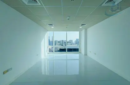 Office Space - Studio for rent in Tamani Art Tower - Business Bay - Dubai