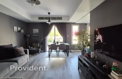 فيلا - 2 غرف نوم - 3 حمامات للايجار في الينابيع 15 - الينابيع - دبي