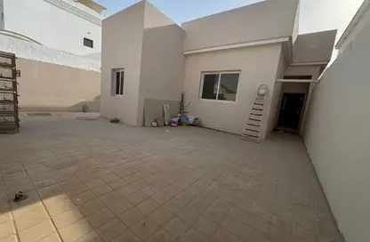 Apartment - 2 Bedrooms - 2 Bathrooms for rent in Madinat Al Riyad - Abu Dhabi