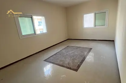 شقة - غرفة نوم - 1 حمام للايجار في بناية البطينة 9 - البطينة - الشارقة