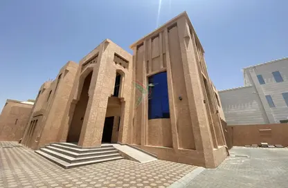 فيلا - 8 غرف نوم - 8 حمامات للايجار في المقام - العين
